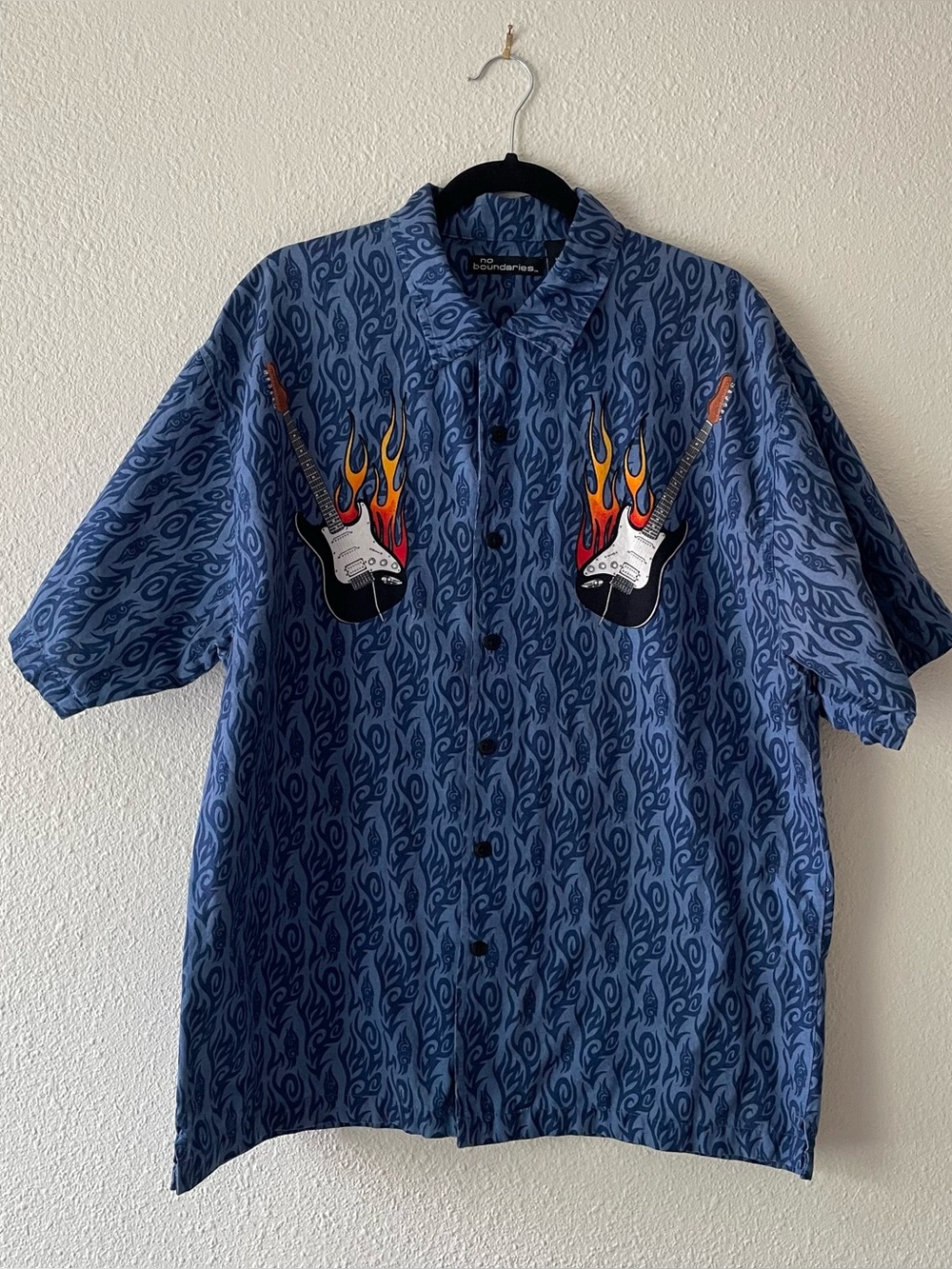 No Boundaries Flame Guitar Shirt Men’s Large Blue Button Up Rock Retro Y2K